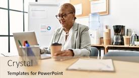  Presentation with senior worker - 