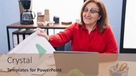  Presentation with senior worker - 