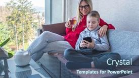  Presentation with free family - Presentation consisting of stay-at-home-mom-mother background and a ocean colored foreground