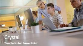  Presentation with apprenticeship - Presentation having students in apprenticeship attending computing background and a gray colored foreground