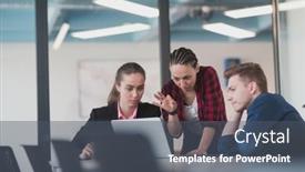  Presentation with female leader - 