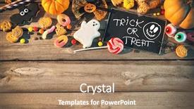  Presentation with halloween candy assorti - Slide deck with sweets for halloween and fresh background and a  colored foreground