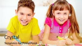  Presentation with free family - Presentation design featuring time at home drawing free background and a  colored foreground