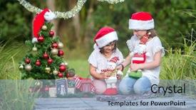  Presentation with summer christmas - Slides enhanced with two child girls with chritmas background and a  colored foreground