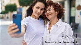  Presentation with women making - 