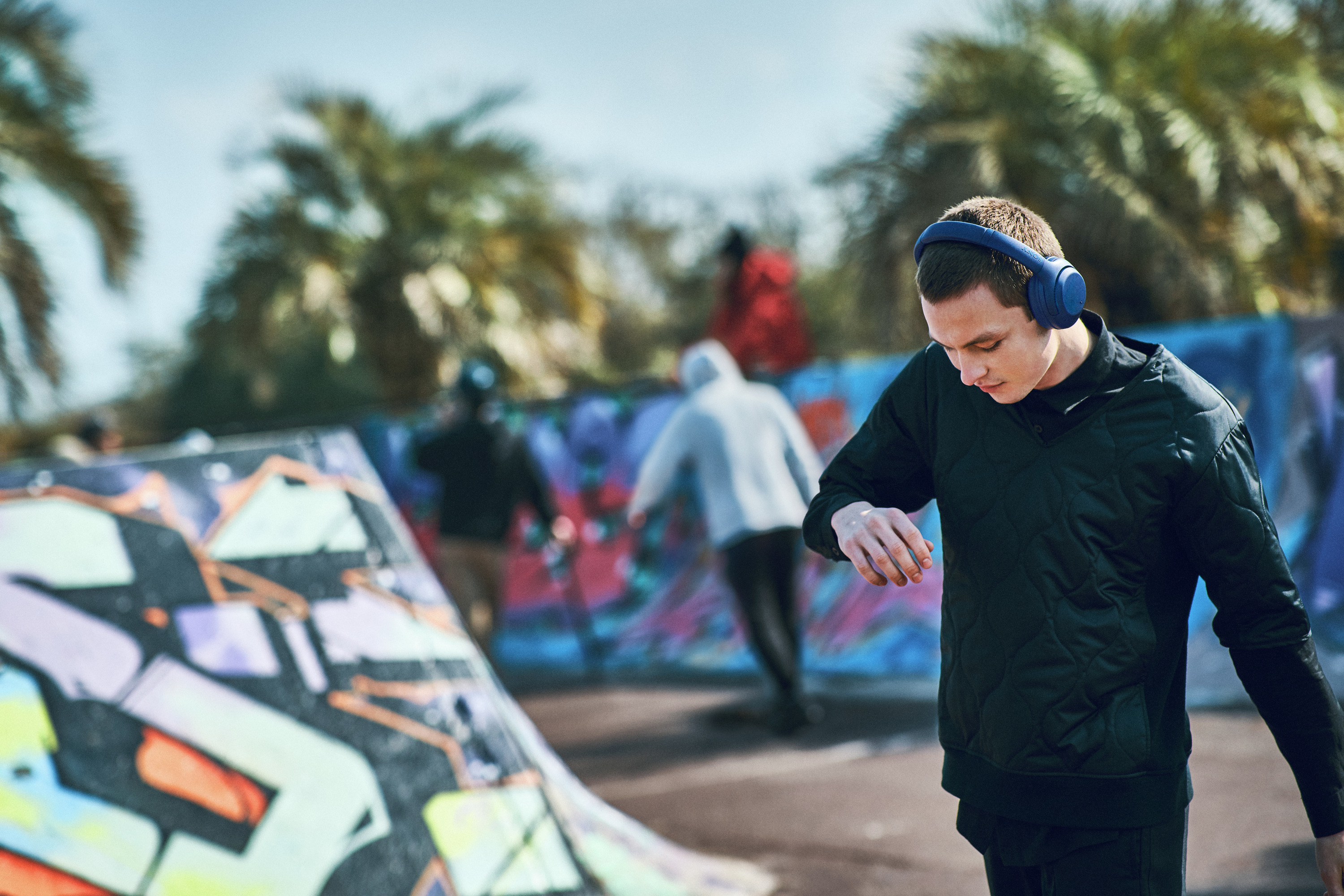 XB900N_BL_NoiseCancelling-Large