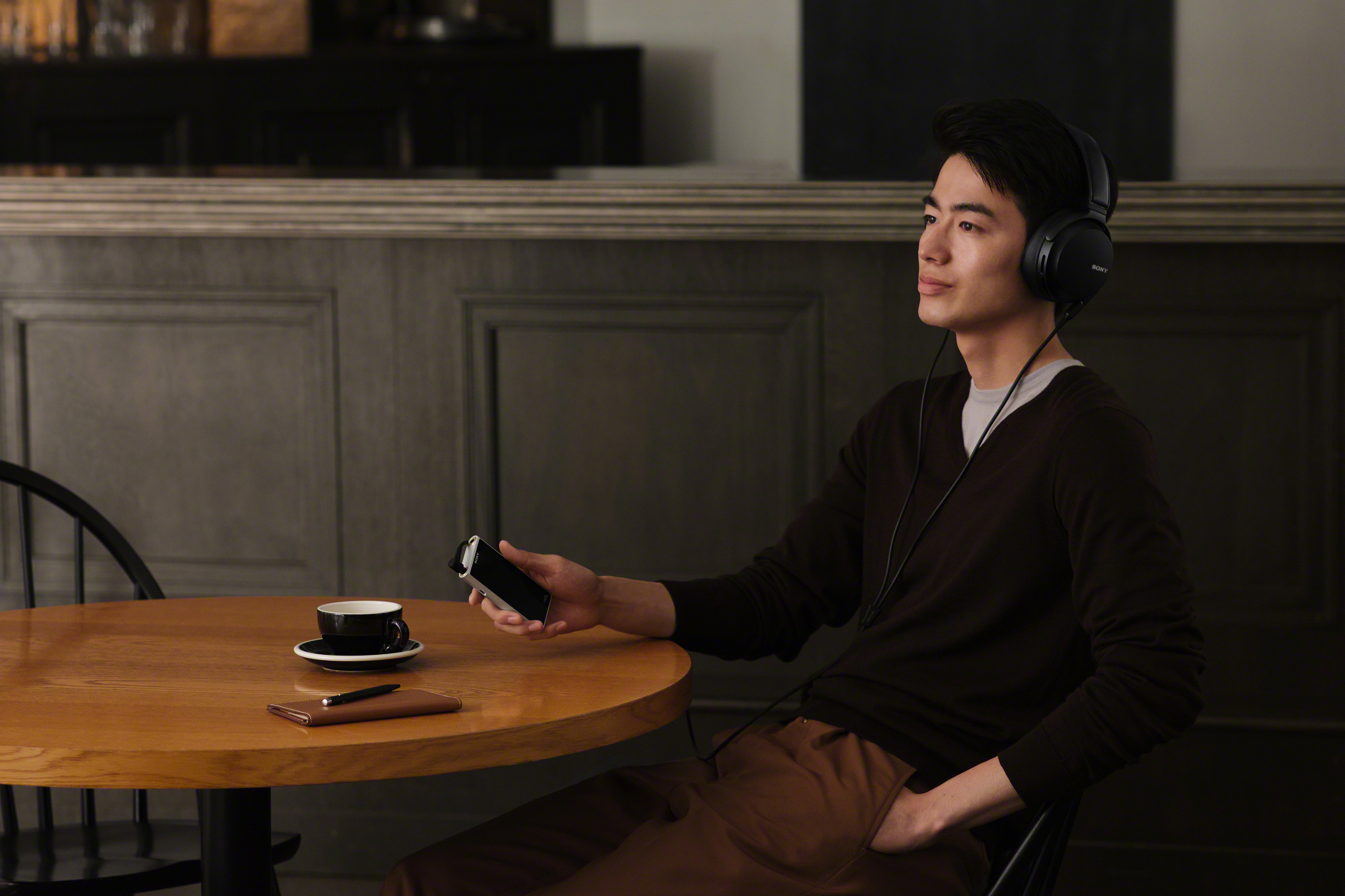 Listening_silver_Asia-Large