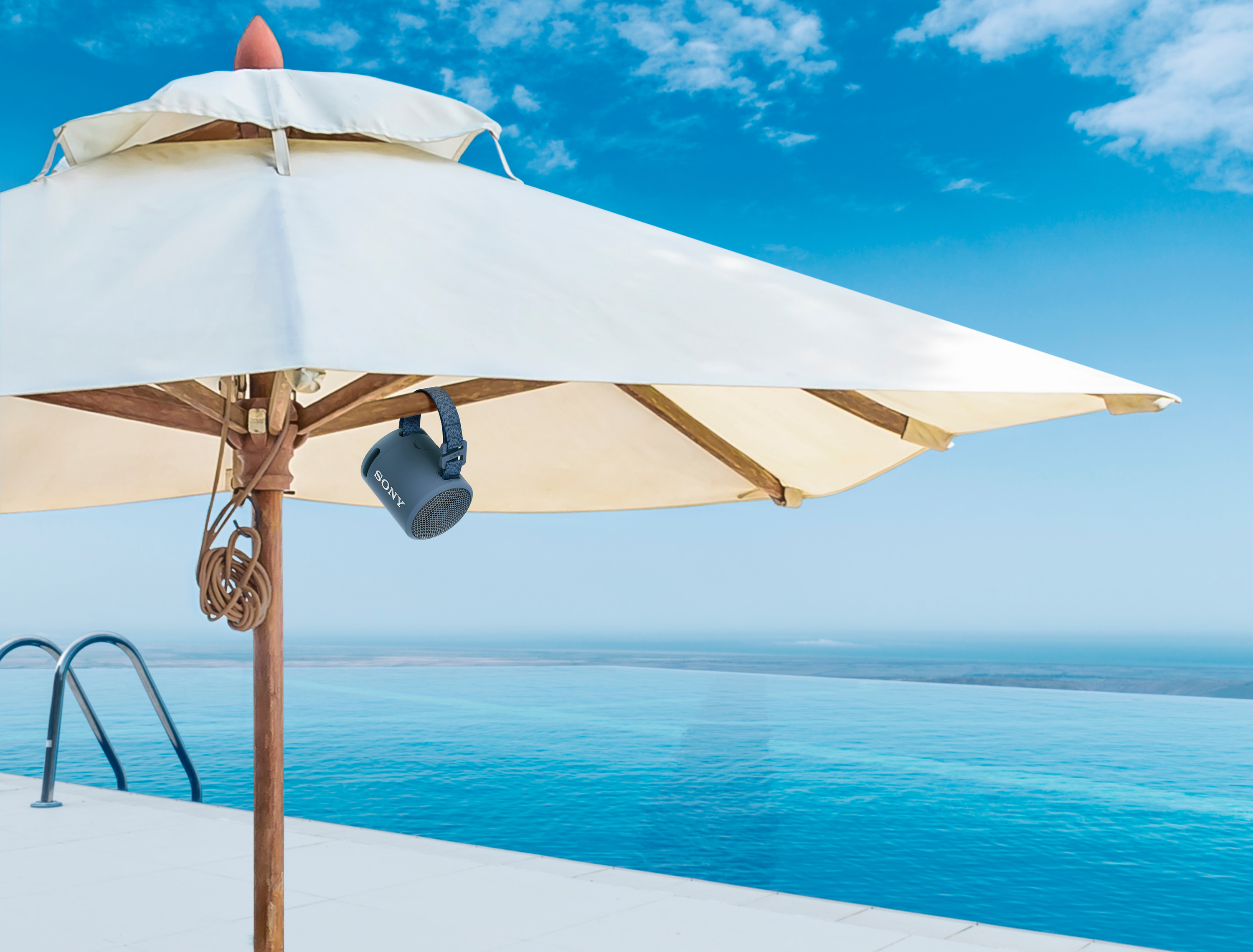 SRS_XB13_Light_Blue_Situation_1-Large