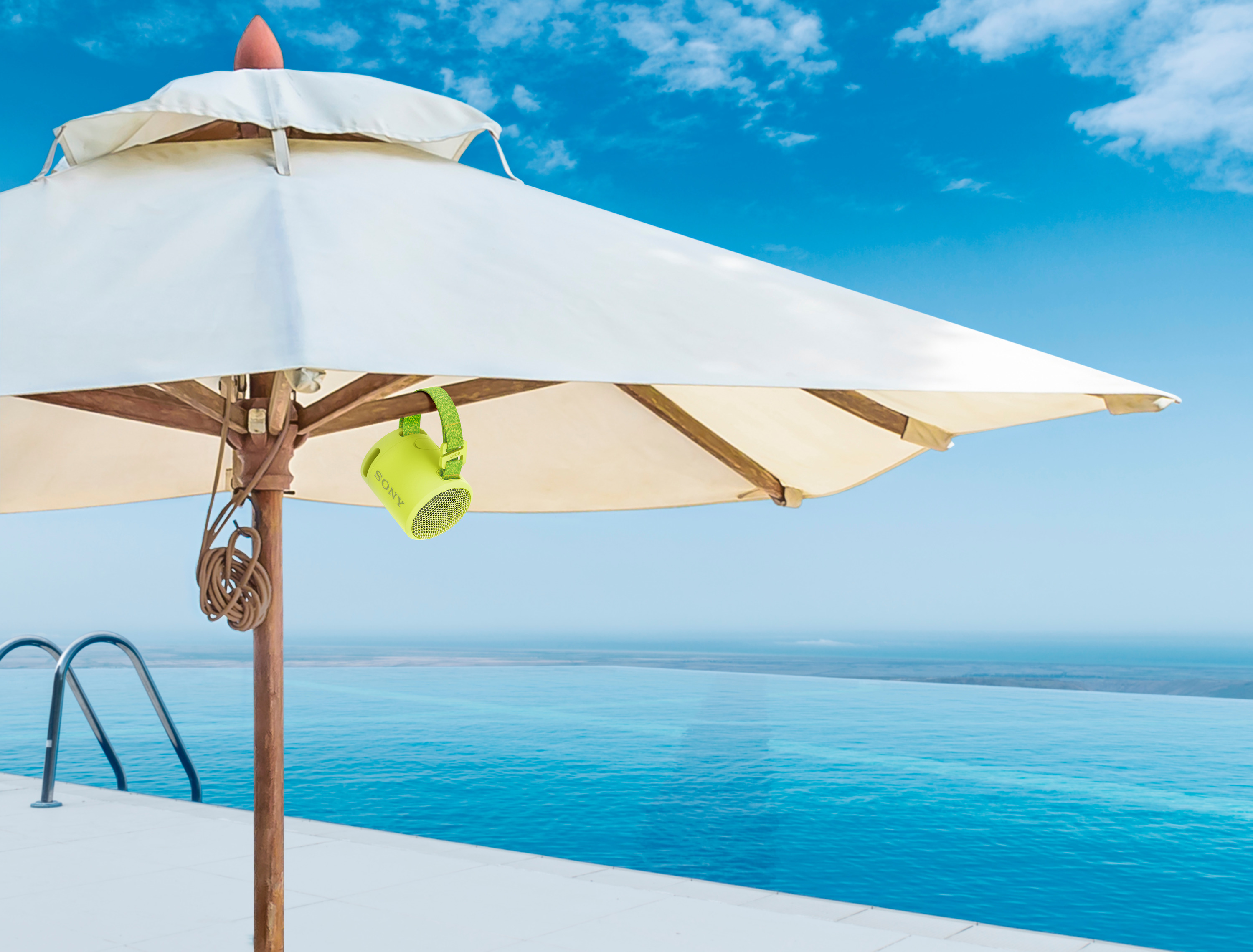 SRS_XB13_Lime_Yellow_Situation_1-Large