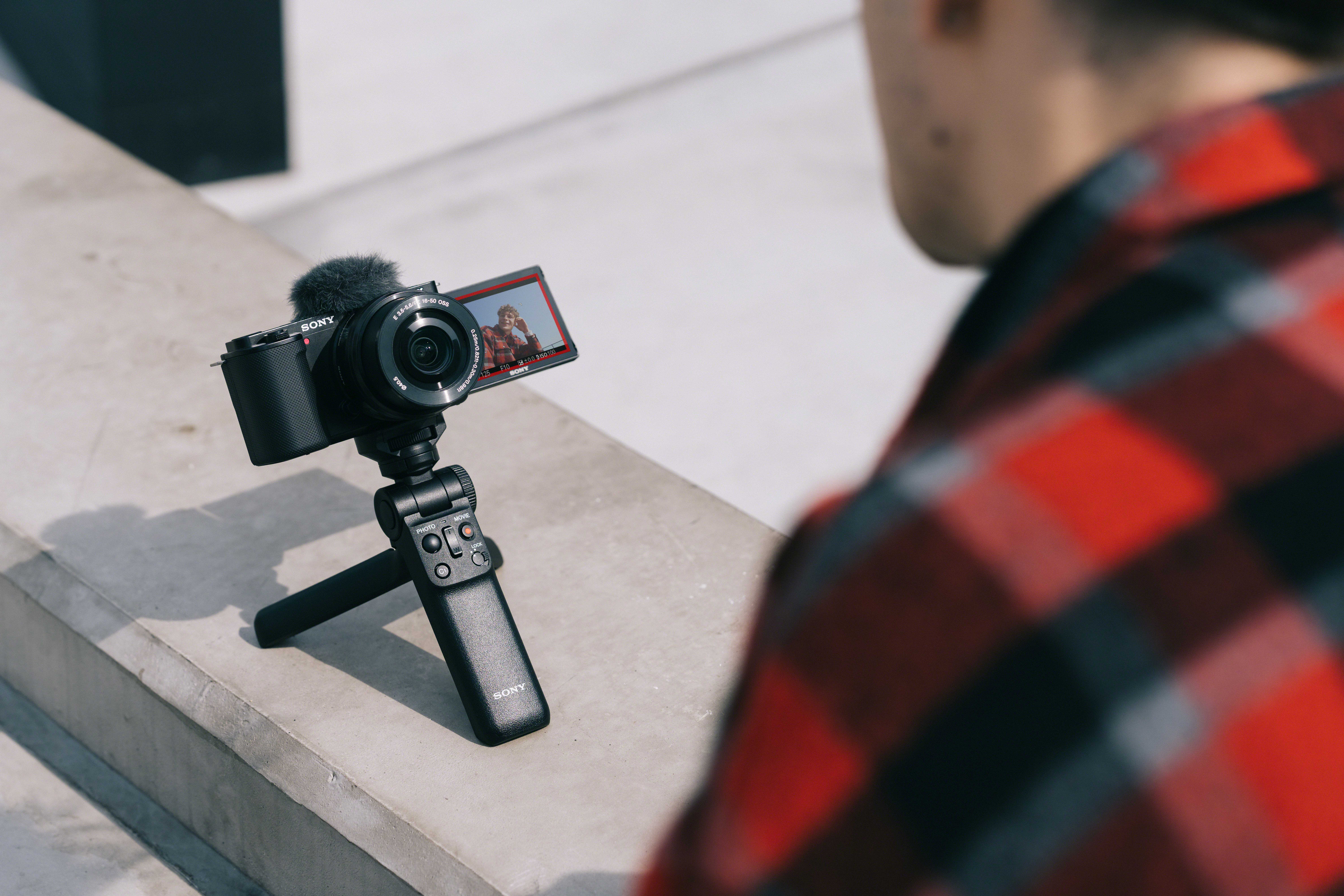 Alpha-ZV-E10_SELP1650_VPT2BT_tripod_4