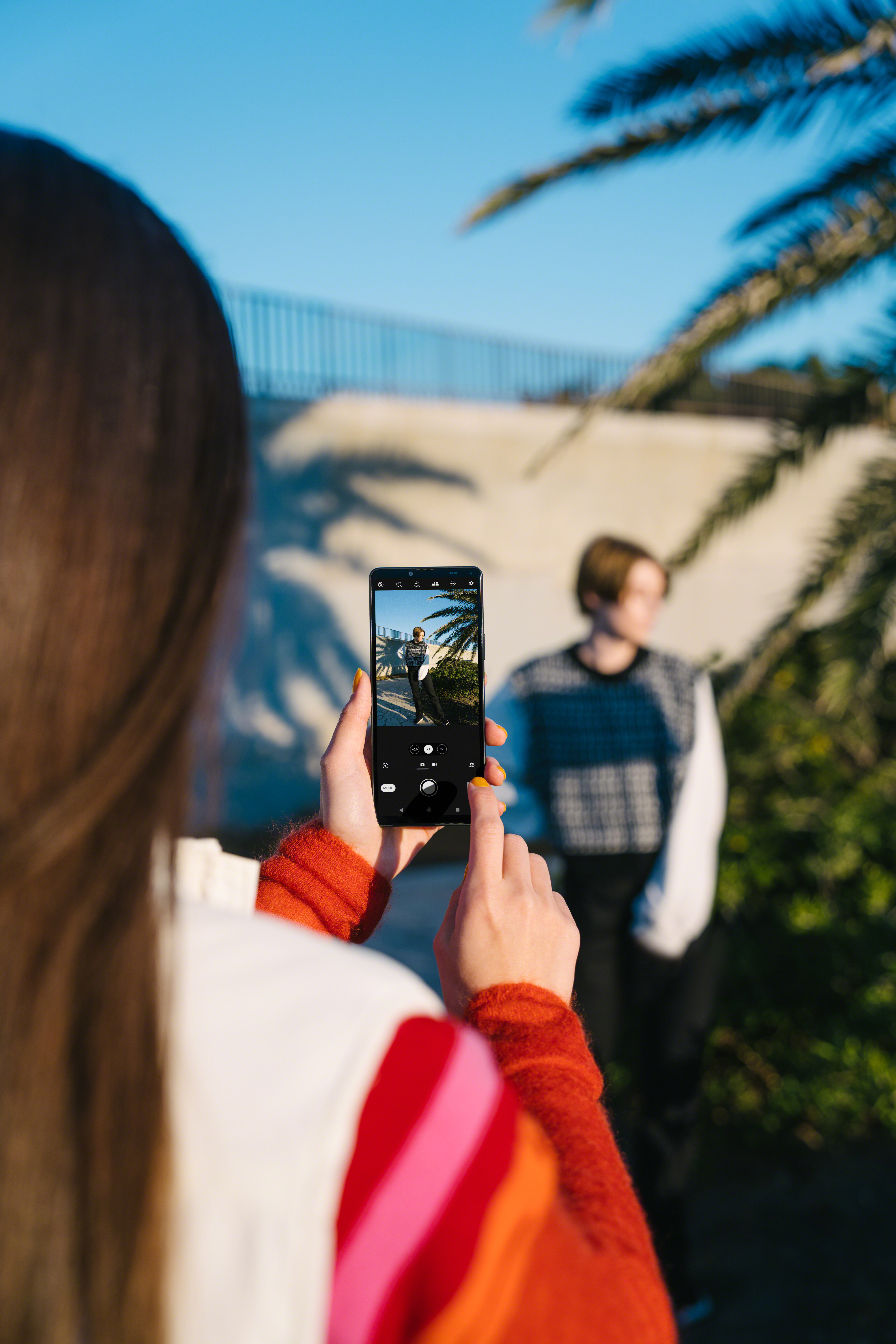 Xperia-10V_situationimage_inhand_camera
