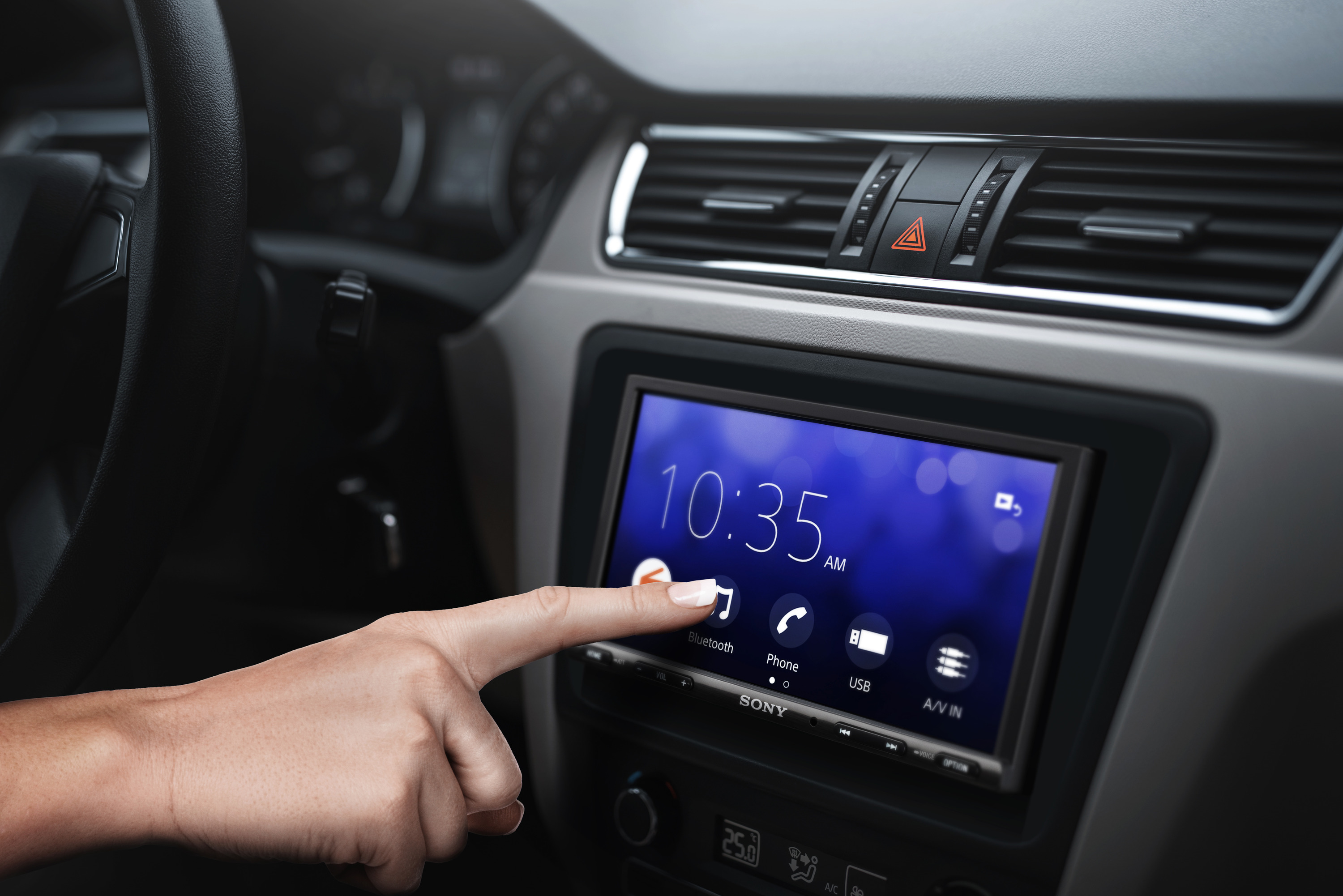 XAV-AX3200_E_Touchscreen-Large