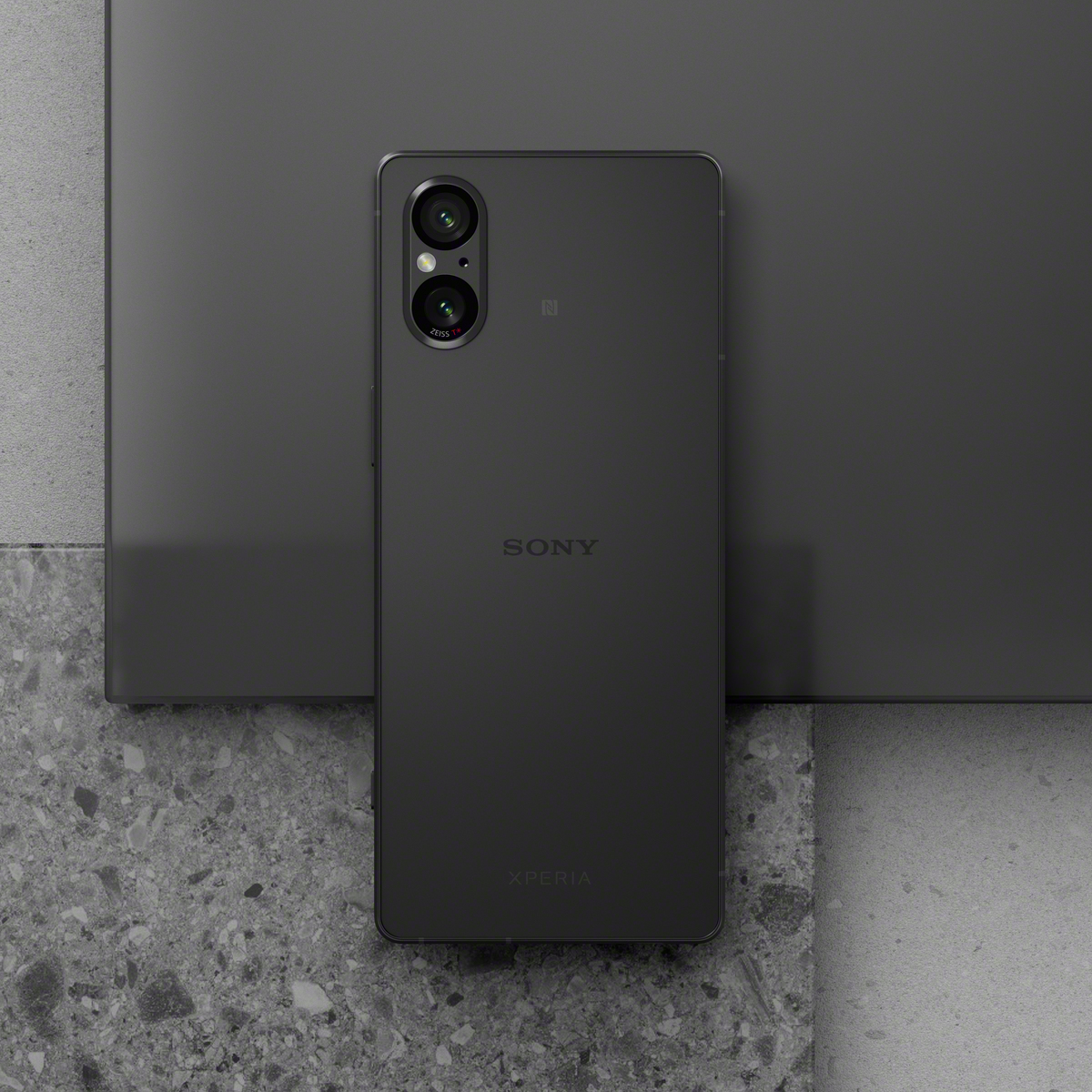 Xperia_5_V_colorMood_black_1.1-Mid