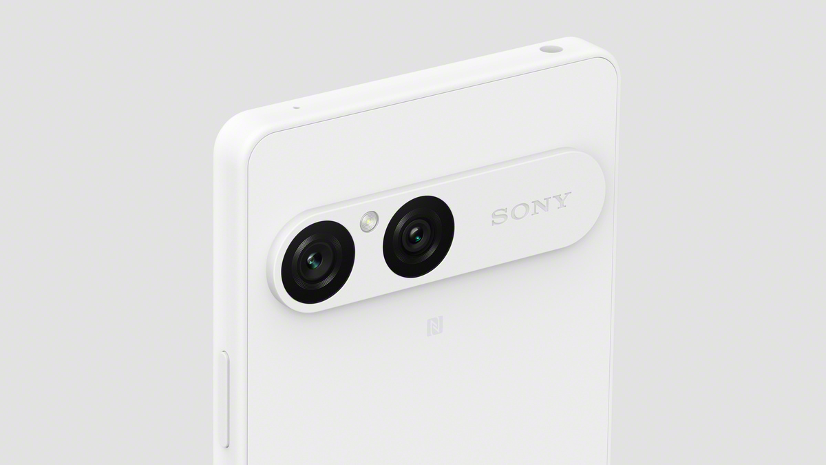 22.-Xperia10VII_Design_Camera_white-Mid