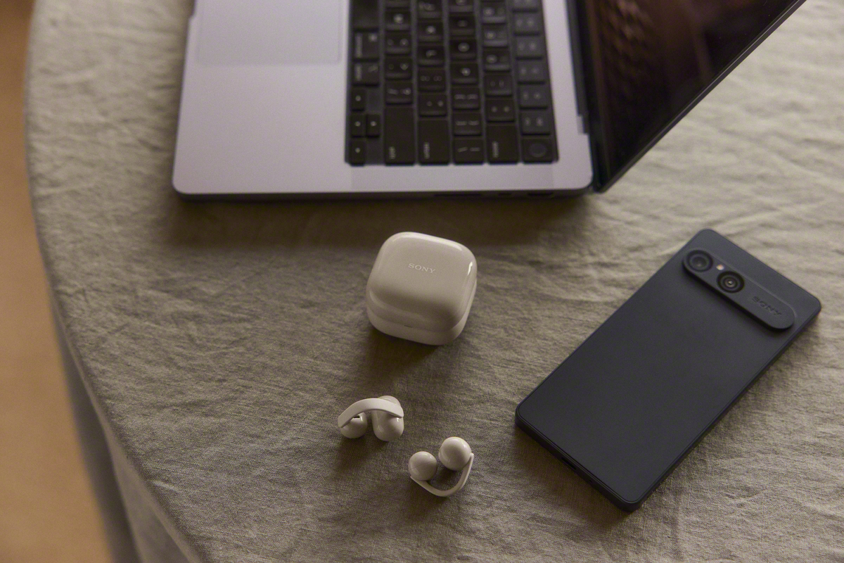 17.-LinkBudsClip-with-multi-point-connection