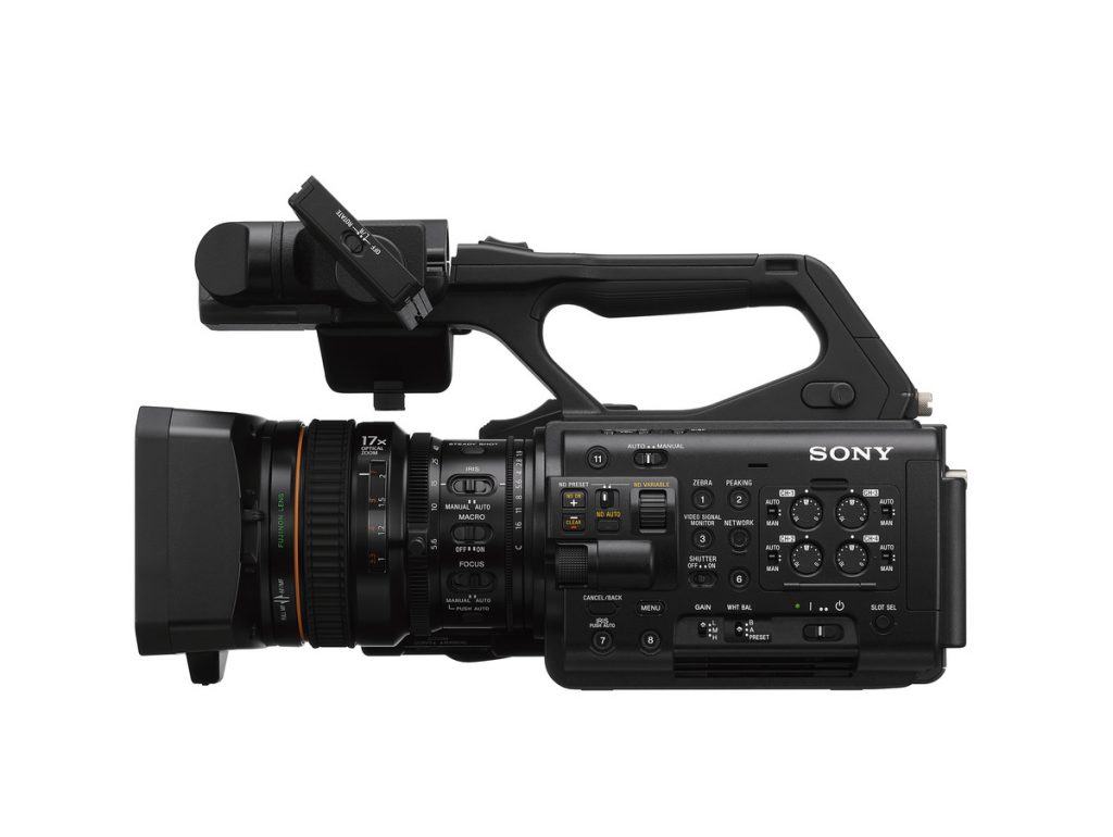 ビデオカメラ　4K Sony Electronics Launches 4K 3-CMOS Sensor Flagship Handheld