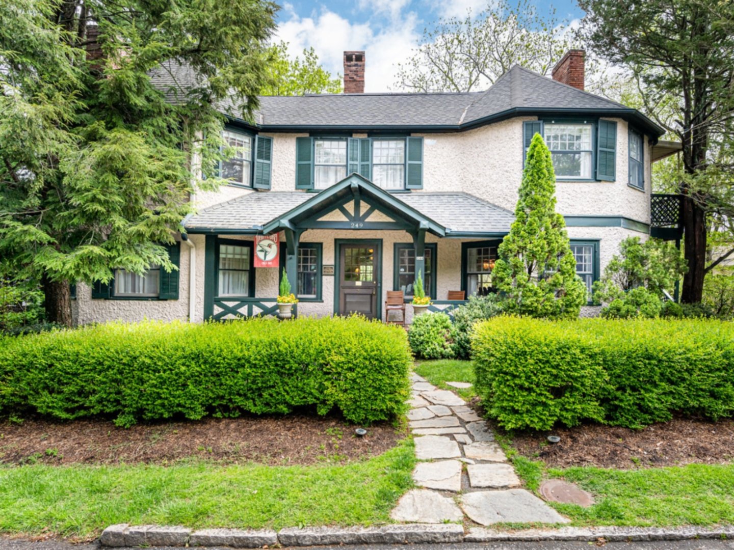 Asheville North Carolina Bed and Breakfast Inn Pinecrest Bed & Breakfast