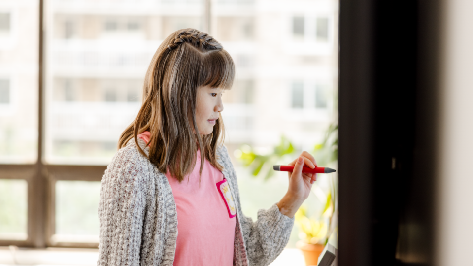 WF2503378 Shaped 2025 Blog Post What Is a Gallery Walk in Education Hero