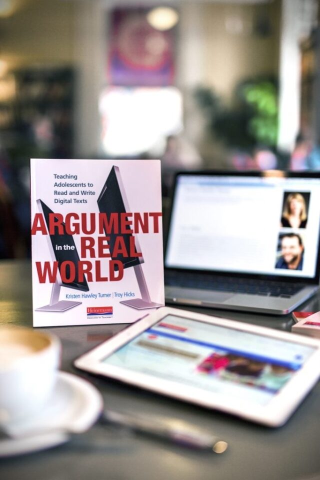 Argument in the real world MG5 D7729 683x1024 5