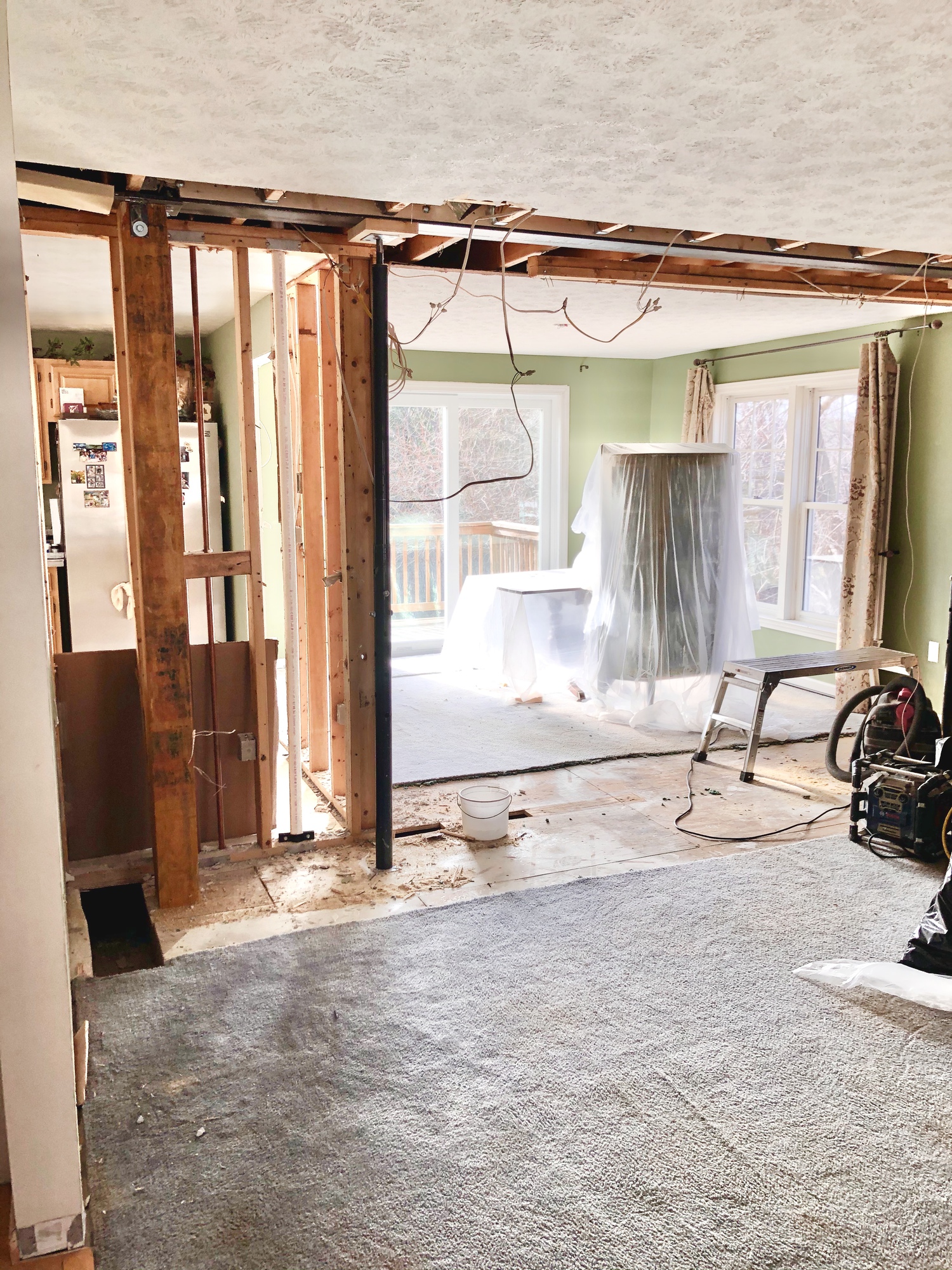 Removal of kitchen /dining wall