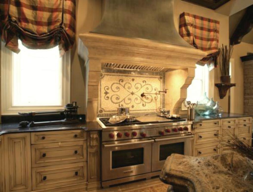 traditional-southern-kitchen-mosaic-backsplash-covered-hood-kitchen-design-lla-designs-atlanta-marietta.jpg