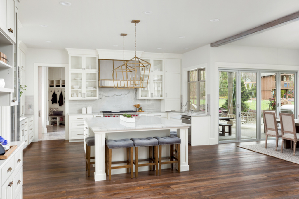 transitional- white-kitchen-metal-stainless-brass-strap-hood-kitchen-design-lladesigns-atlanta-marietta.jpg