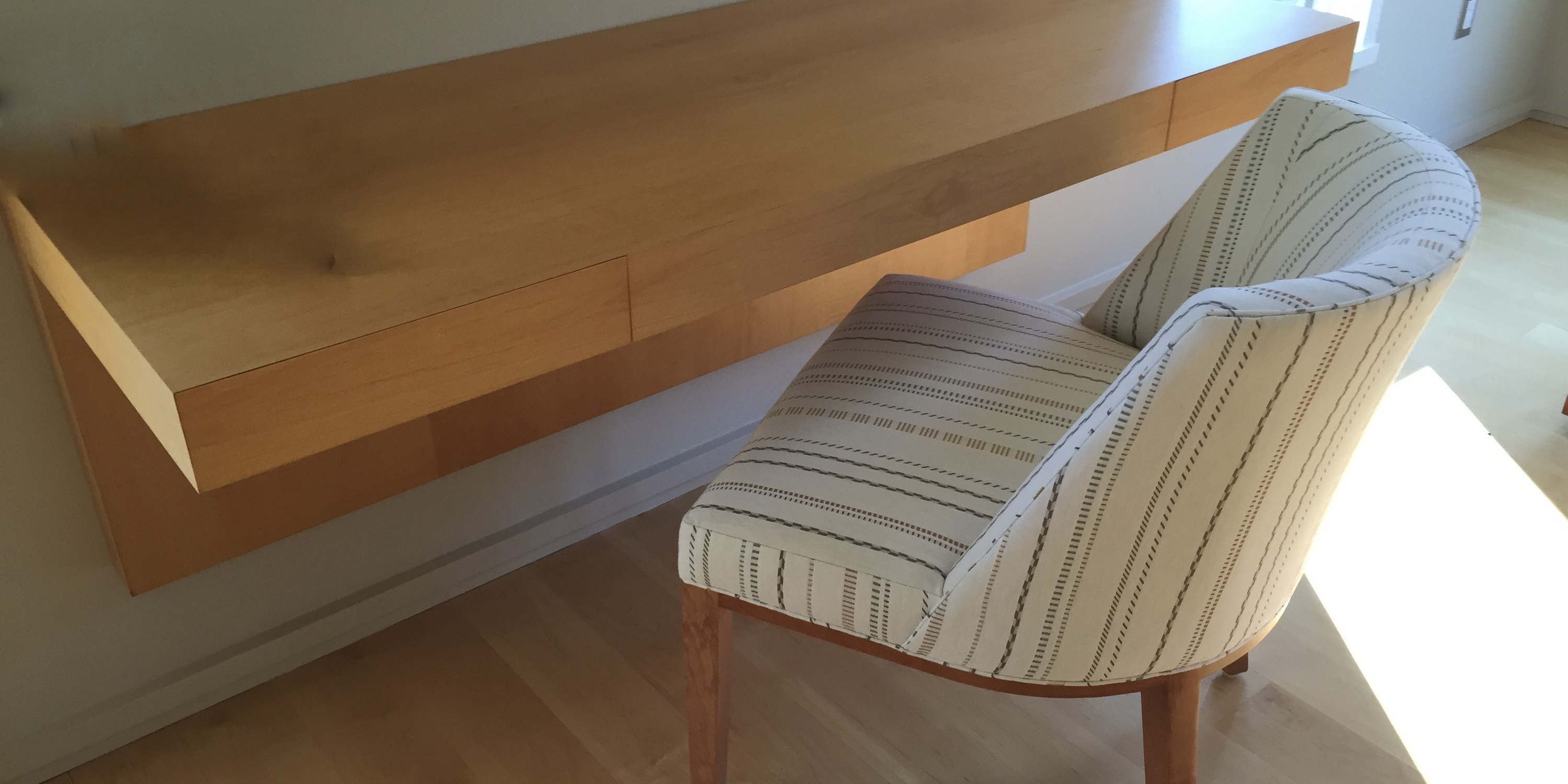 Wall mount minimalist home office desk