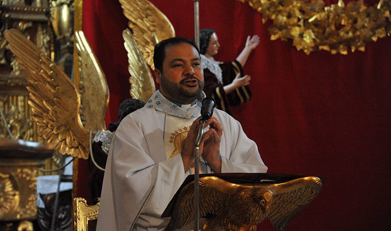  Iglesia católica llama a util 