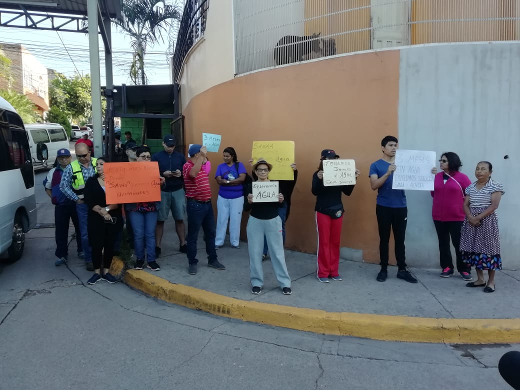 Protesta por falta de agua.
