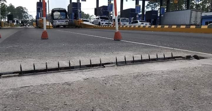 A pagar el peaje.