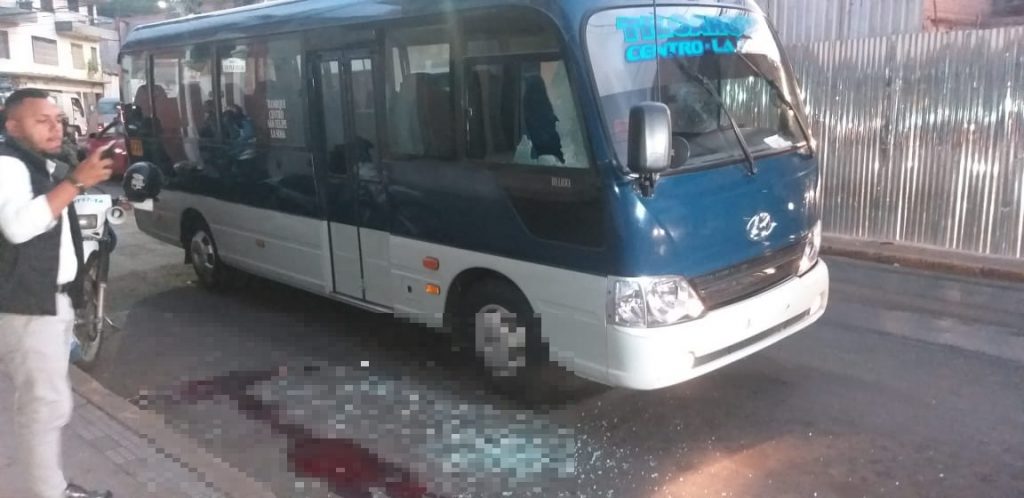 Bus tiroteado.