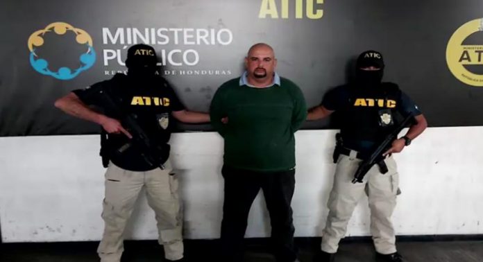  Arrestan a empresario, uno de  