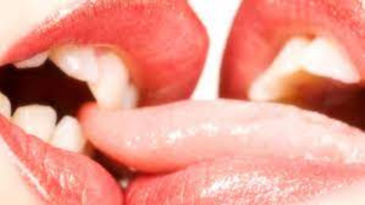 Kissing Lip Video