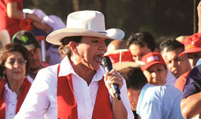 Esposa del expresidente Zelaya buscará la presidencia de