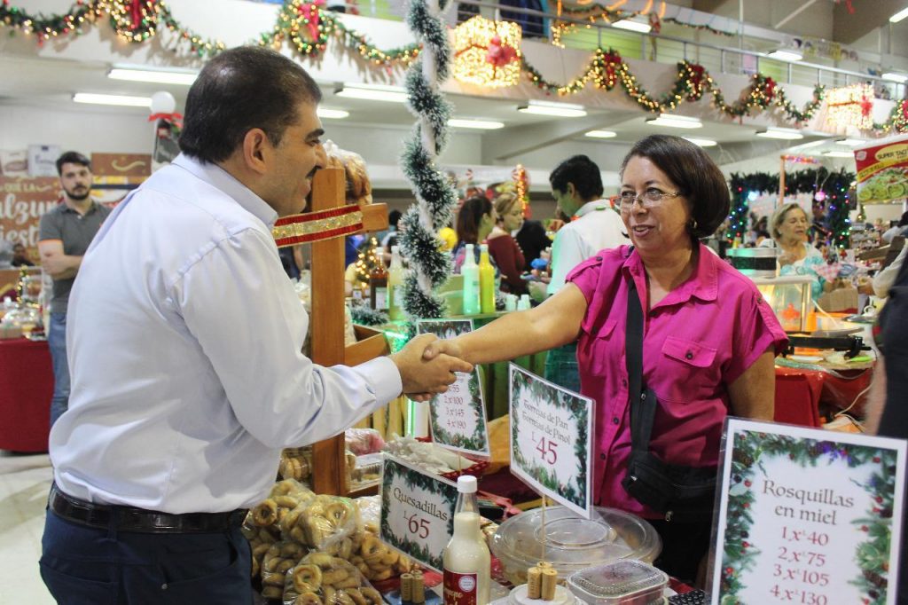 En su mensaje de despedida, destacó el apoyo a los micro y pequeños empresarios.