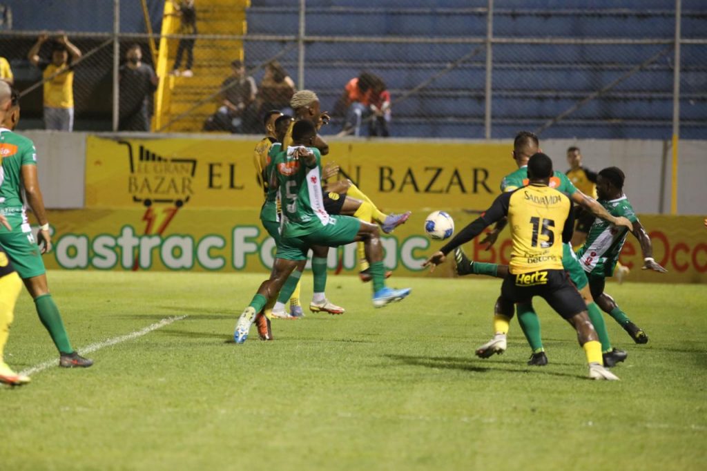 Los Aurinegros logra su mejor racha de victorias consecutivas en Liga Nacional ante el Tiburón que luchó en el Morazán. Aquí el resumen