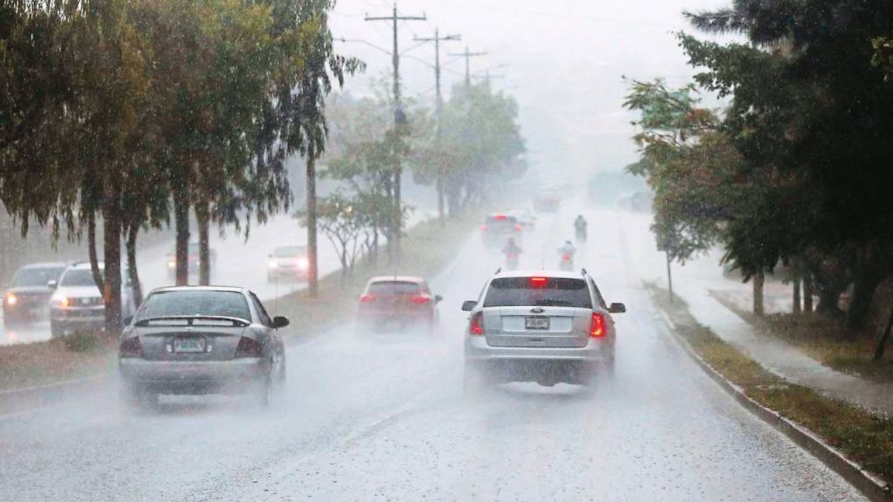 Nueva onda tropical ingresará a Honduras este fin de semana; advierten copiosas lluvias El especialista en temas climáticos, César Quintanilla, explicó que este fenómeno se encuentra actualmente al sur de República Dominicana
