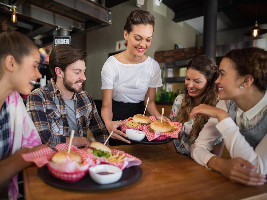 El cliente americano valora mucho el servicio al cliente y en casi todo tipo de trabajos, se ofrece voluntariamente una propina. Foto: Lazy Trips