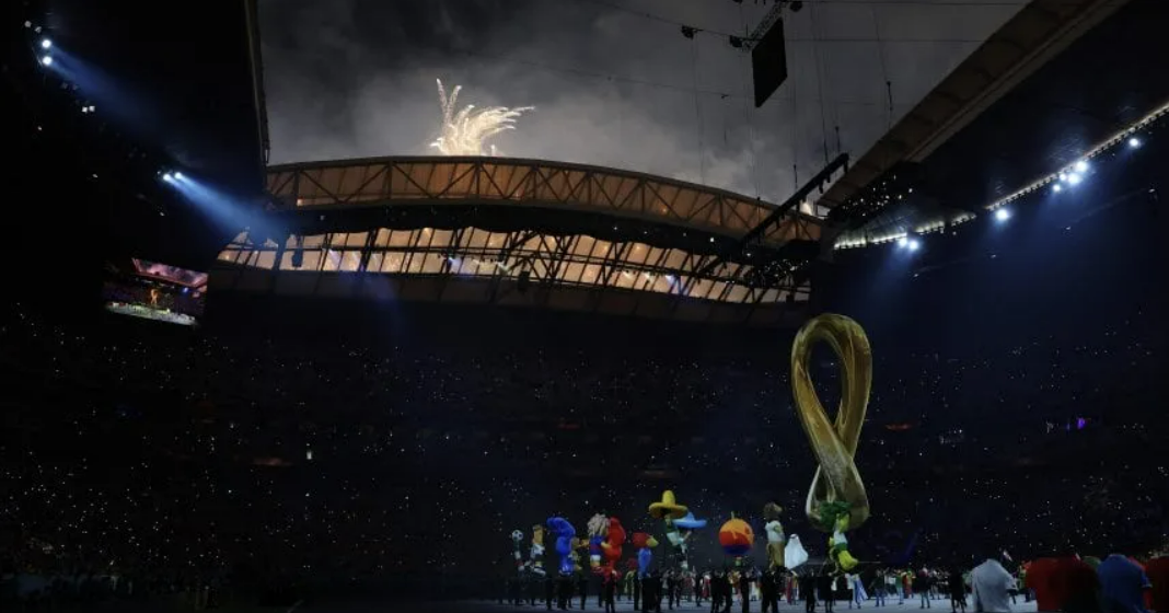 En la ceremonia estuvieron presentes las mascotas de los Mundiales anteriores. Foto: TyC Sports