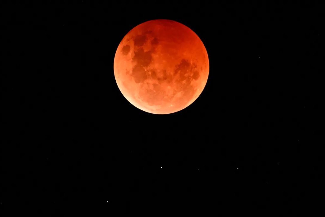 Eclipse lunar total visto desde Melbourne, Australia. Foto: Paul Crock/ AFP