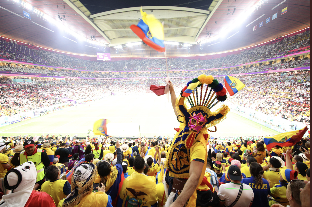 Ecuatorianos celebrando el gol de Ecuador en el partido inicial del Mundial 2022. Foto: Redes Sociales