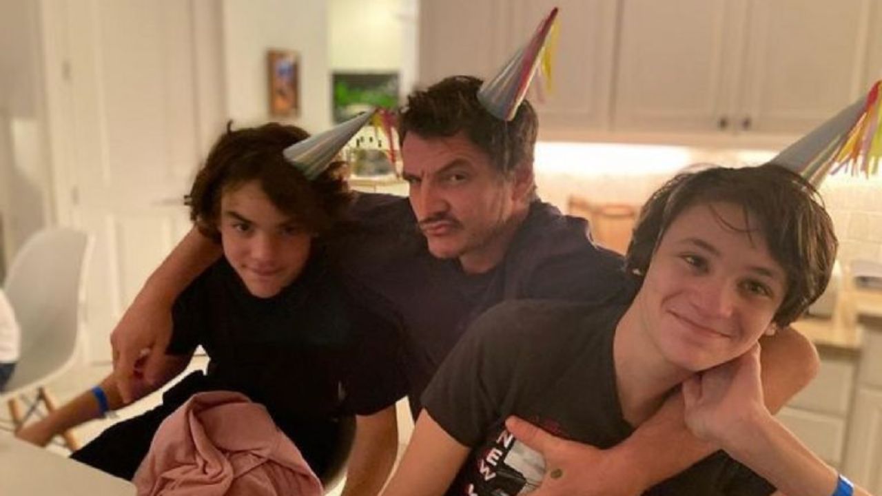 Pedro Pascal es un actor chileno que en muchos de sus papeles se desempeña en un rol paternal, pero ¿cuántos hijos tiene?