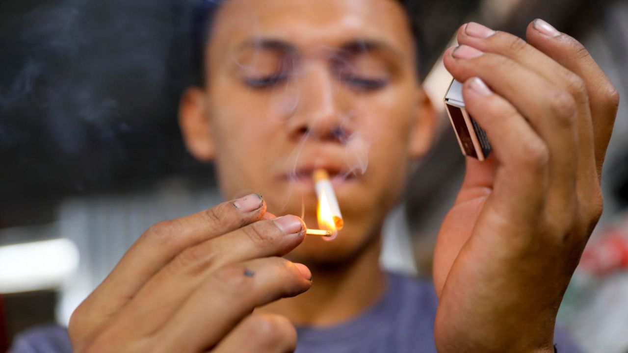 Cigarrillos causan más de 500 muertes al año en Honduras, donde 60 de población es fumadora