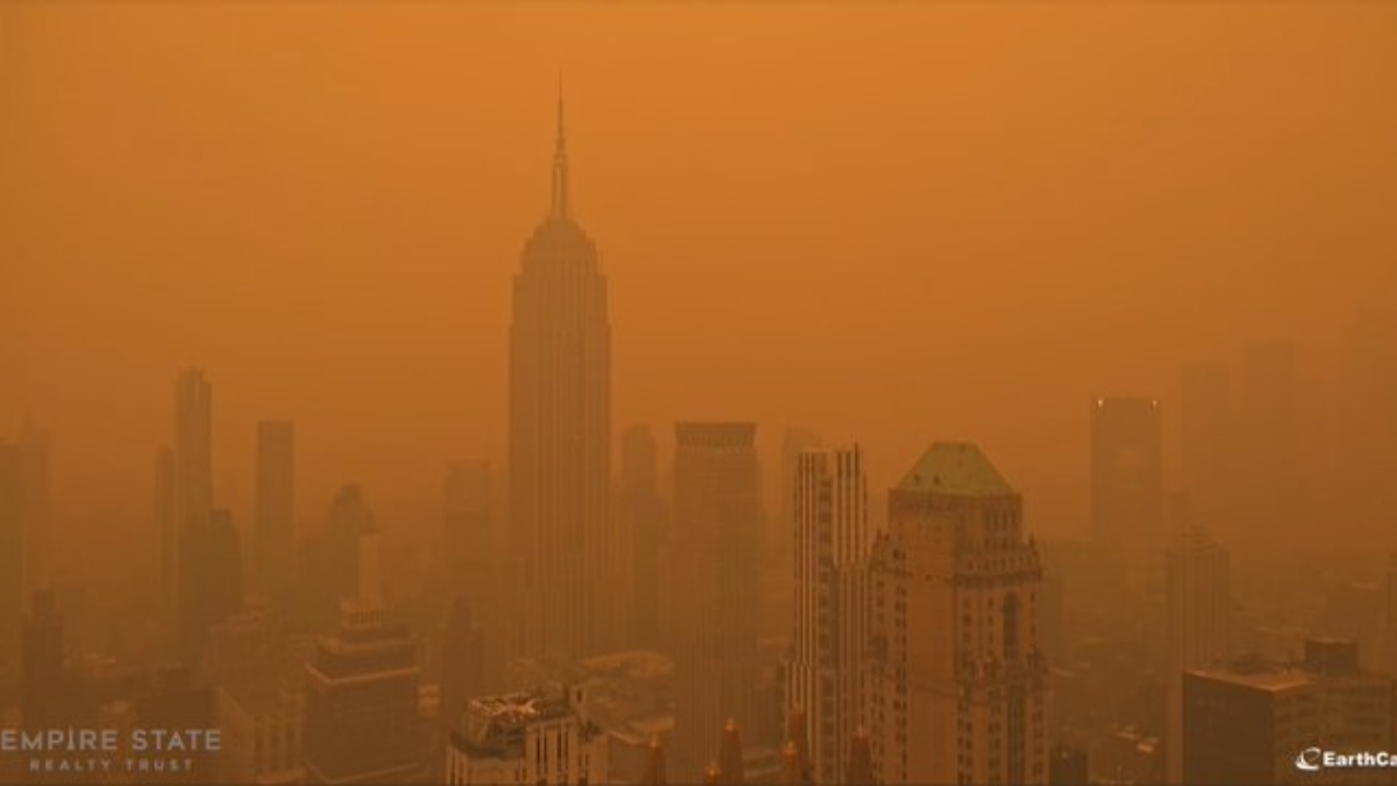 VIDEOS: Nueva York se cubre de humo por los incendios forestales en Canadá