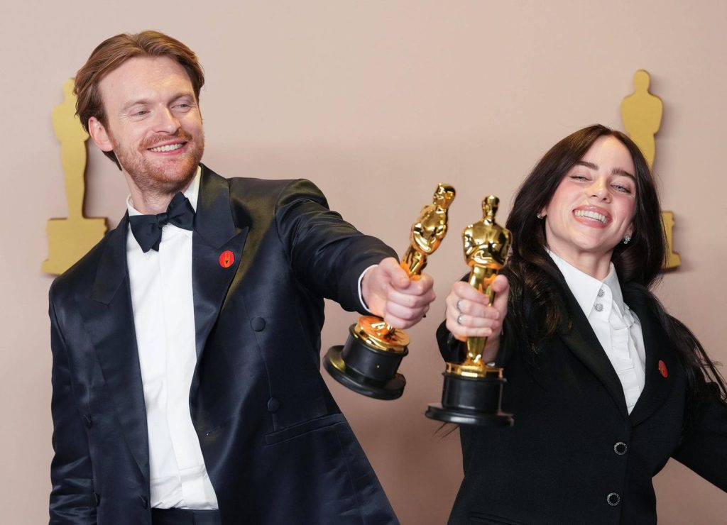 Billie Eilish premios: la persona más joven en ganar dos premios Oscar
