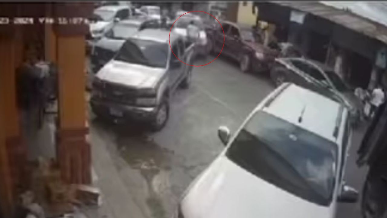 Conductor atropella y mata a transeúnte cerca de un mercado en La Ceiba