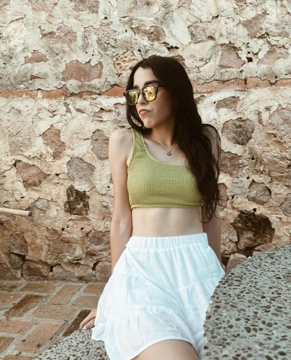 Reynita fotos: ¿Quién es, cuántos años tiene y por qué es tendencia?