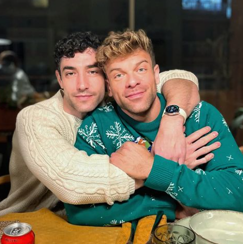 ¿Quién es Ricky Merino, cuántos años tiene y quién es su pareja actual?