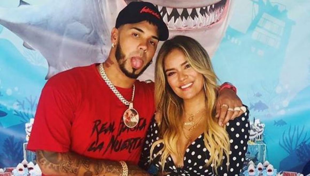 Anuel AA le ruega en pleno concierto a Karol G que vuelva con él| TELEVICENTRO