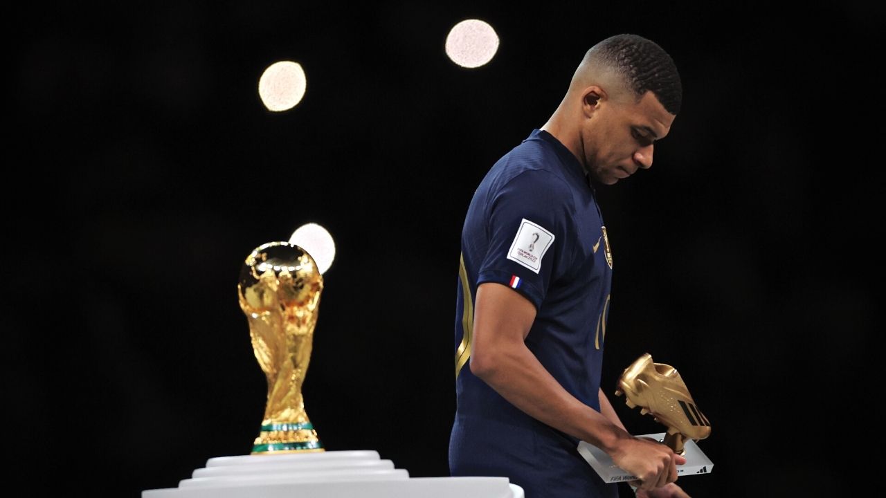 Kylian Mbappé rompe el silencio tras perder el Mundial y envía